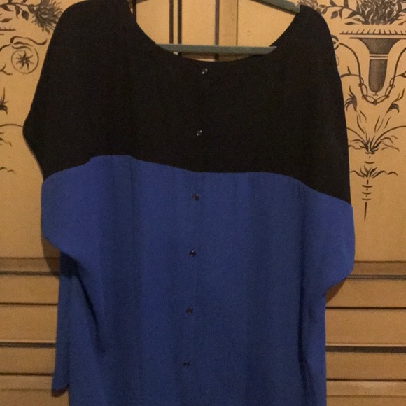 Lane Bryant Short Sleeve Plus Size Blouse - Picture 2 of 4